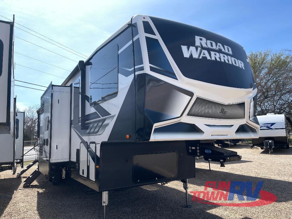 2023 Heartland Road Warrior 397RW in cleburne TX