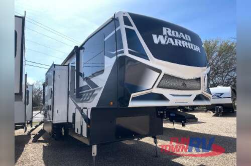 2023 Heartland Road Warrior 397RW in cleburne TX