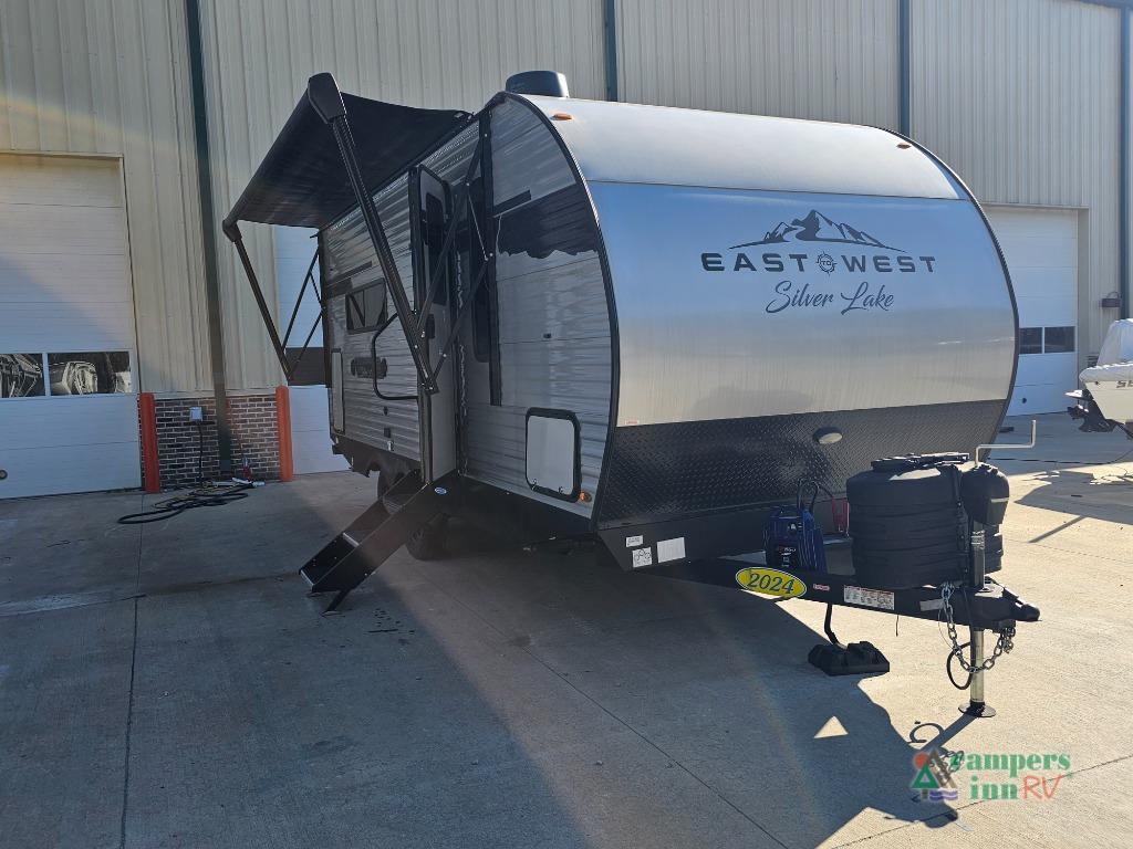 2024 East To West Silver Lake 18MMB in selma NC