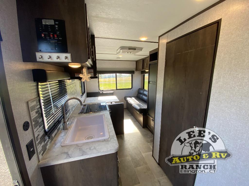 2021 Dutchmen Rv Coleman Lantern LT Series 202RD in ellington CT