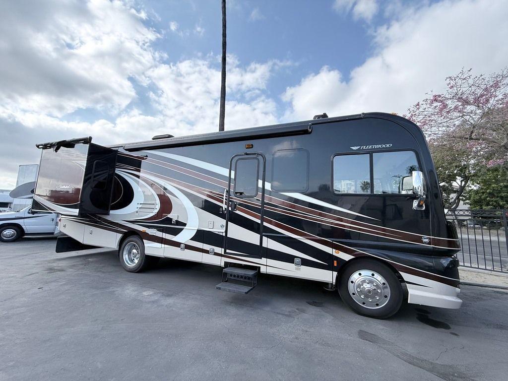 2016 Fleetwood Rv Southwind 32VS in santa ana CA