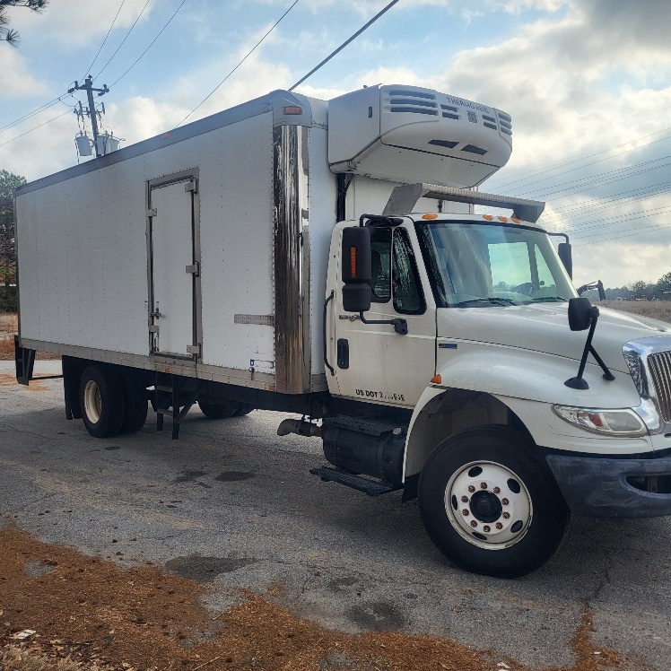 2008 INTERNATIONAL 4300dt in Doraville, GA