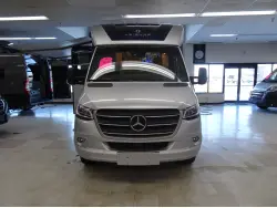 2021 LEISURE TRAVEL UNITY U24RL