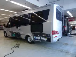 2021 LEISURE TRAVEL UNITY U24RL