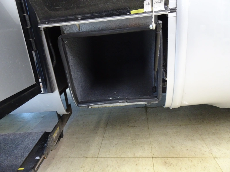 2021 LEISURE TRAVEL UNITY U24RL