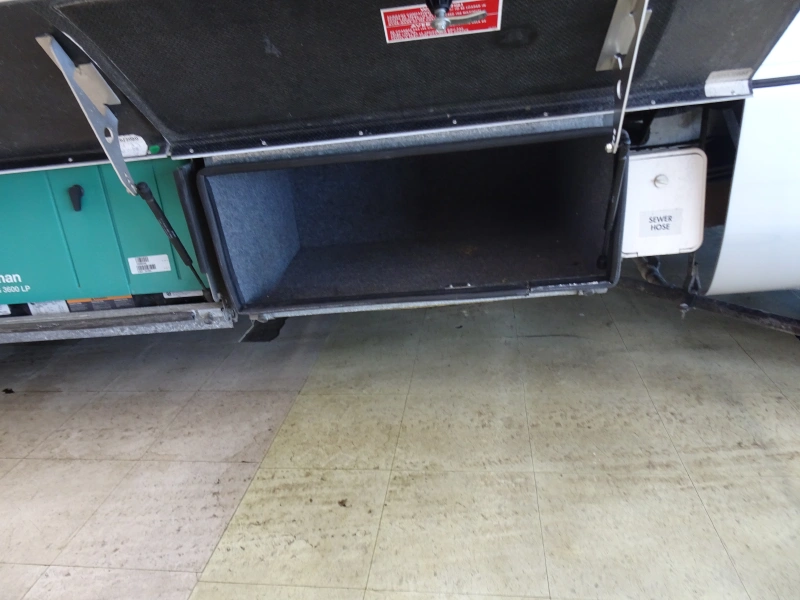 2021 LEISURE TRAVEL UNITY U24RL