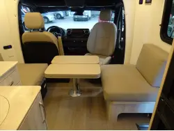 2021 LEISURE TRAVEL UNITY U24RL