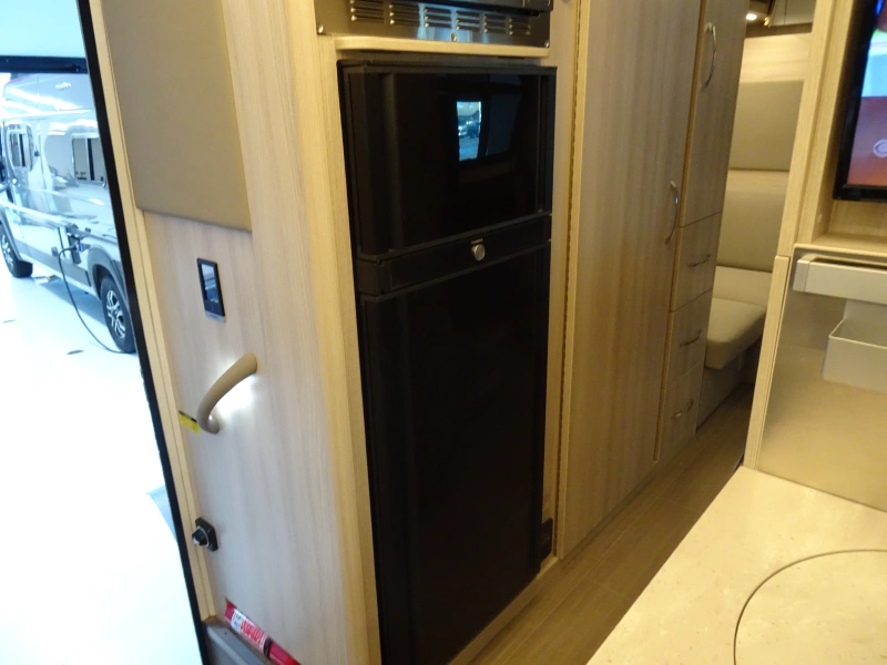 2021 LEISURE TRAVEL UNITY U24RL