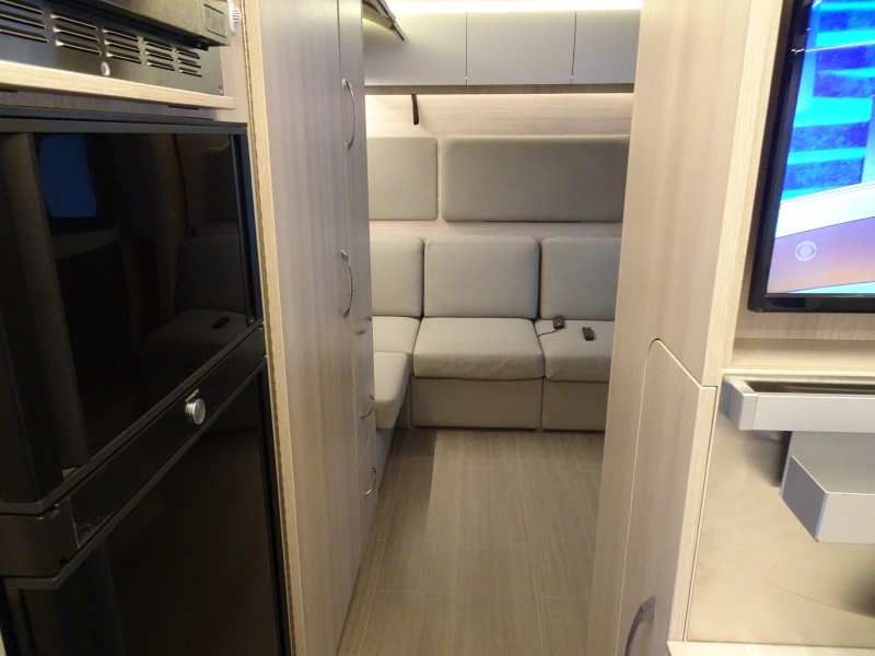 2021 LEISURE TRAVEL UNITY U24RL