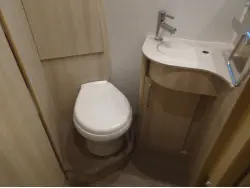 2021 LEISURE TRAVEL UNITY U24RL