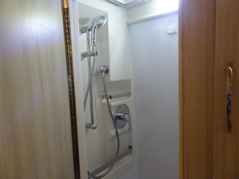 2021 LEISURE TRAVEL UNITY U24RL