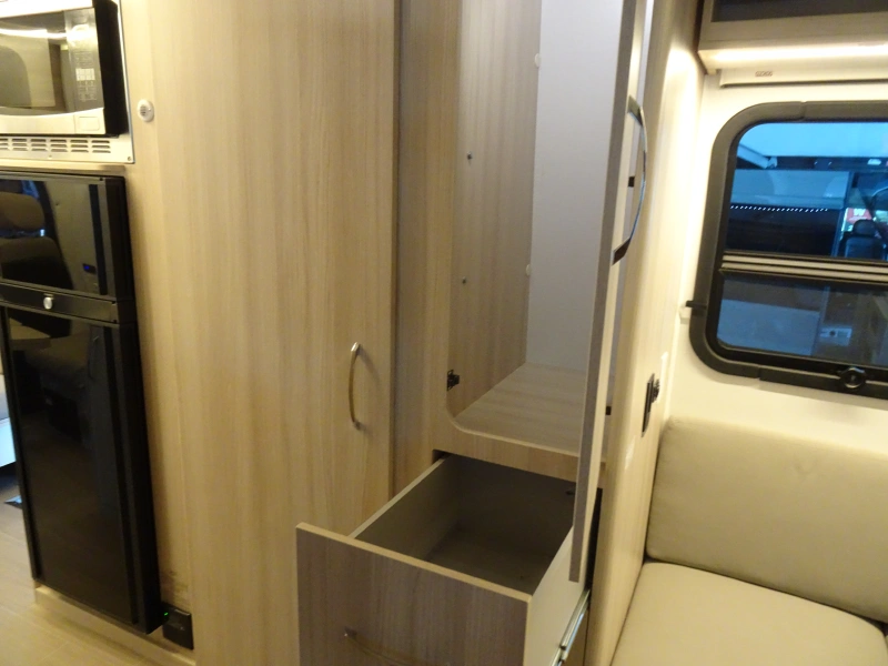 2021 LEISURE TRAVEL UNITY U24RL