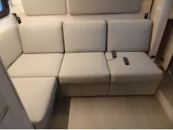 2021 LEISURE TRAVEL UNITY U24RL