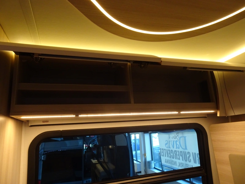 2021 LEISURE TRAVEL UNITY U24RL