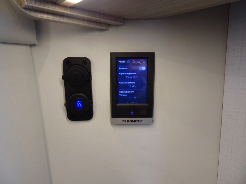 2021 LEISURE TRAVEL UNITY U24RL