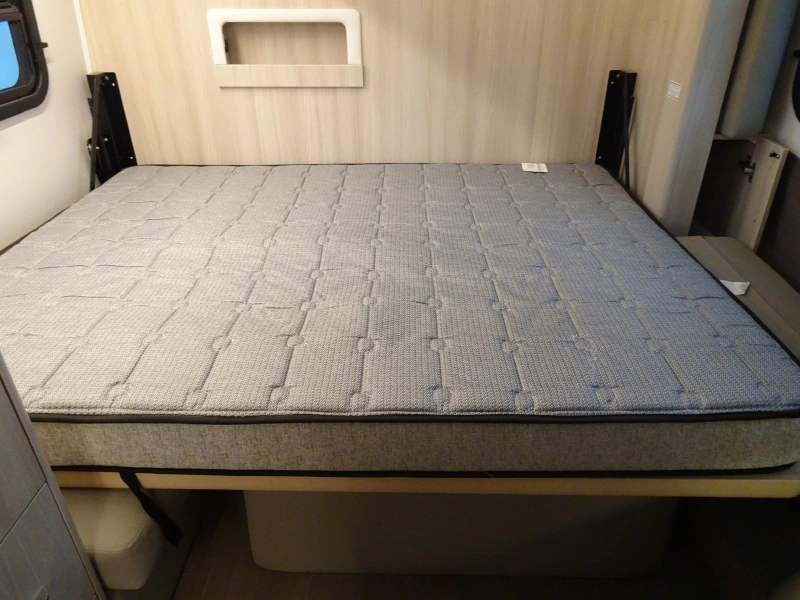 2021 LEISURE TRAVEL UNITY U24RL