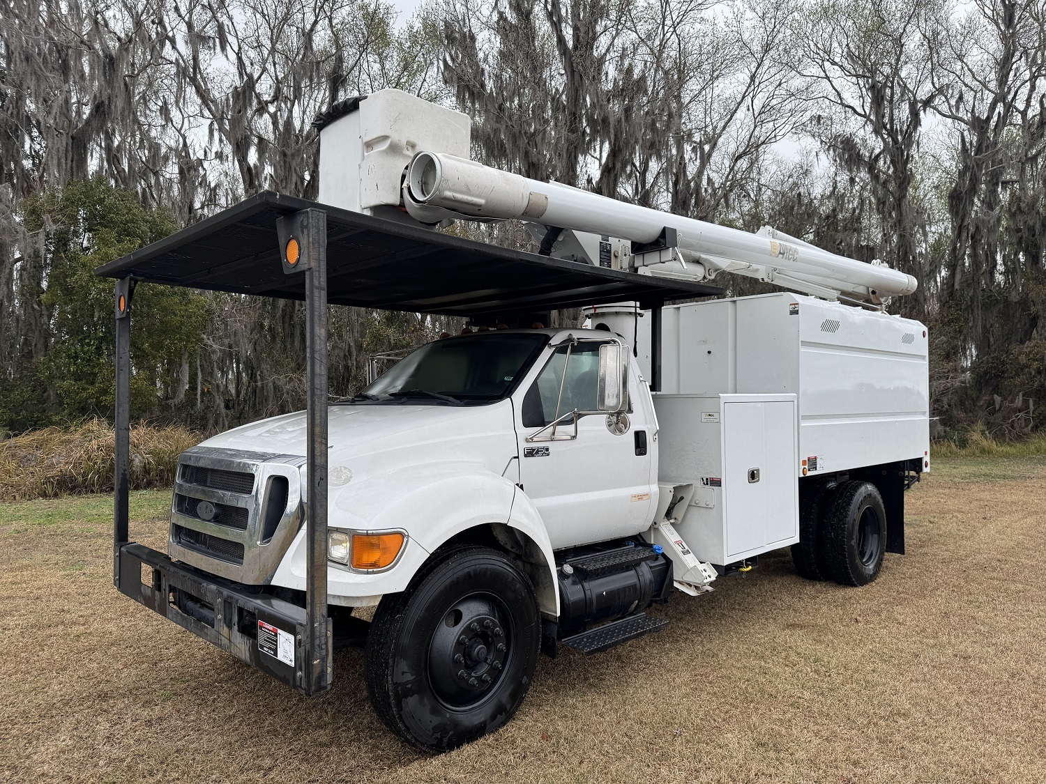 2013 FORD F750 in Elkton, FL