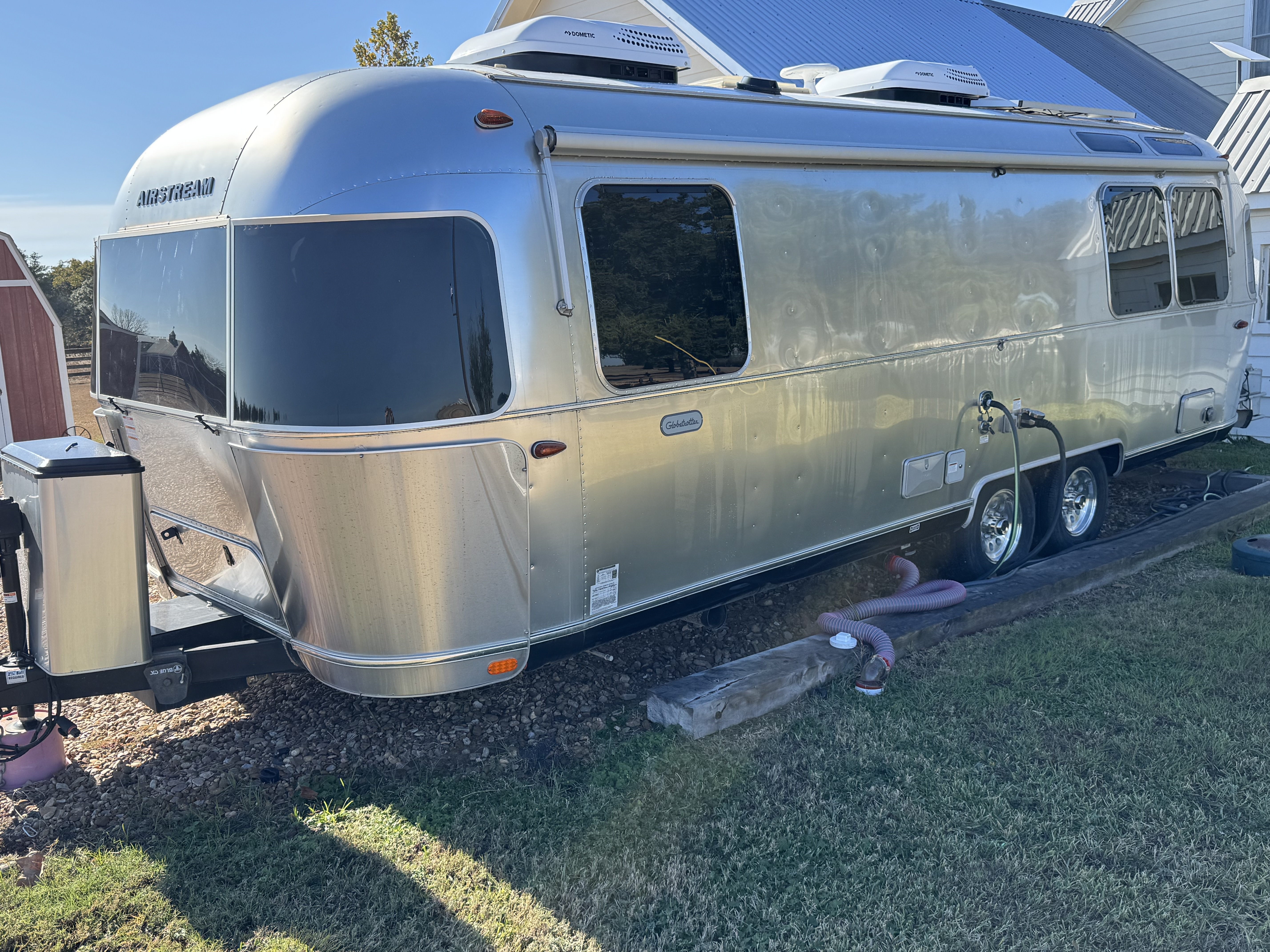 2022 Airstream GLOBETROTTER 27FBQ in fayetteville TX