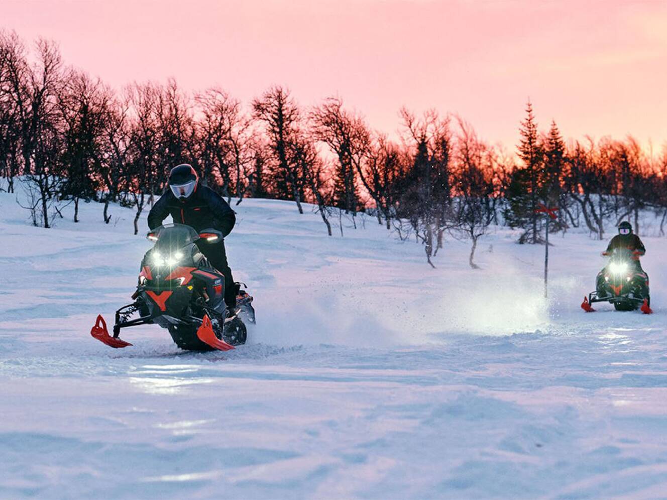 A photo of this 2026 Lynx Xterrain RE 850 E-TEC PowderMax 2.0 M.S. / E.S. w/ 10.