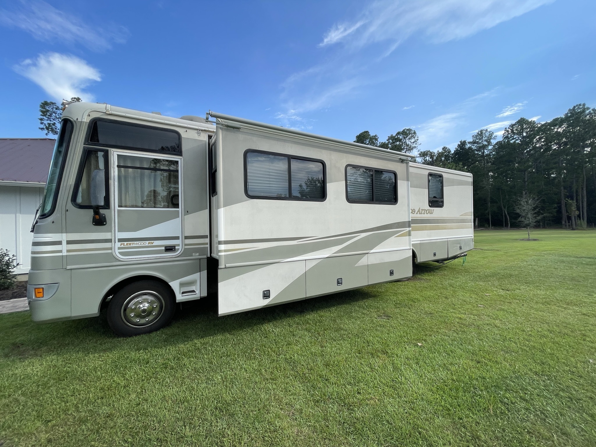 2002 Fleetwood PACE ARROW 26 in valdosta GA