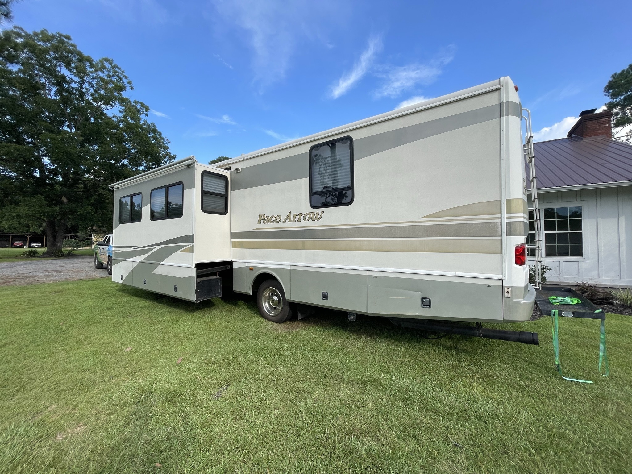 2002 Fleetwood PACE ARROW 26 in valdosta GA