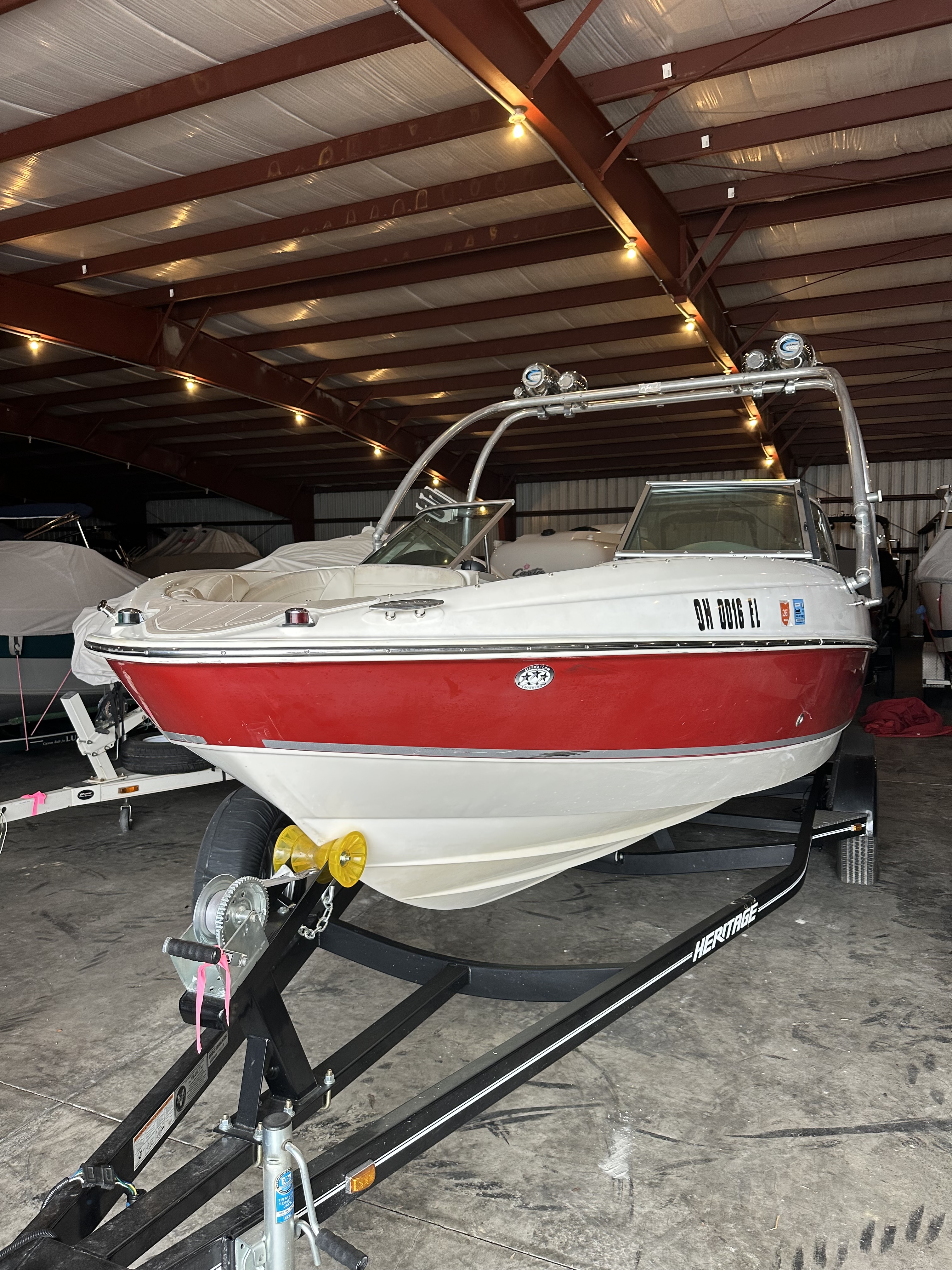 2007 Maxum 2200sr3 Ski and Wakeboard Boat boat