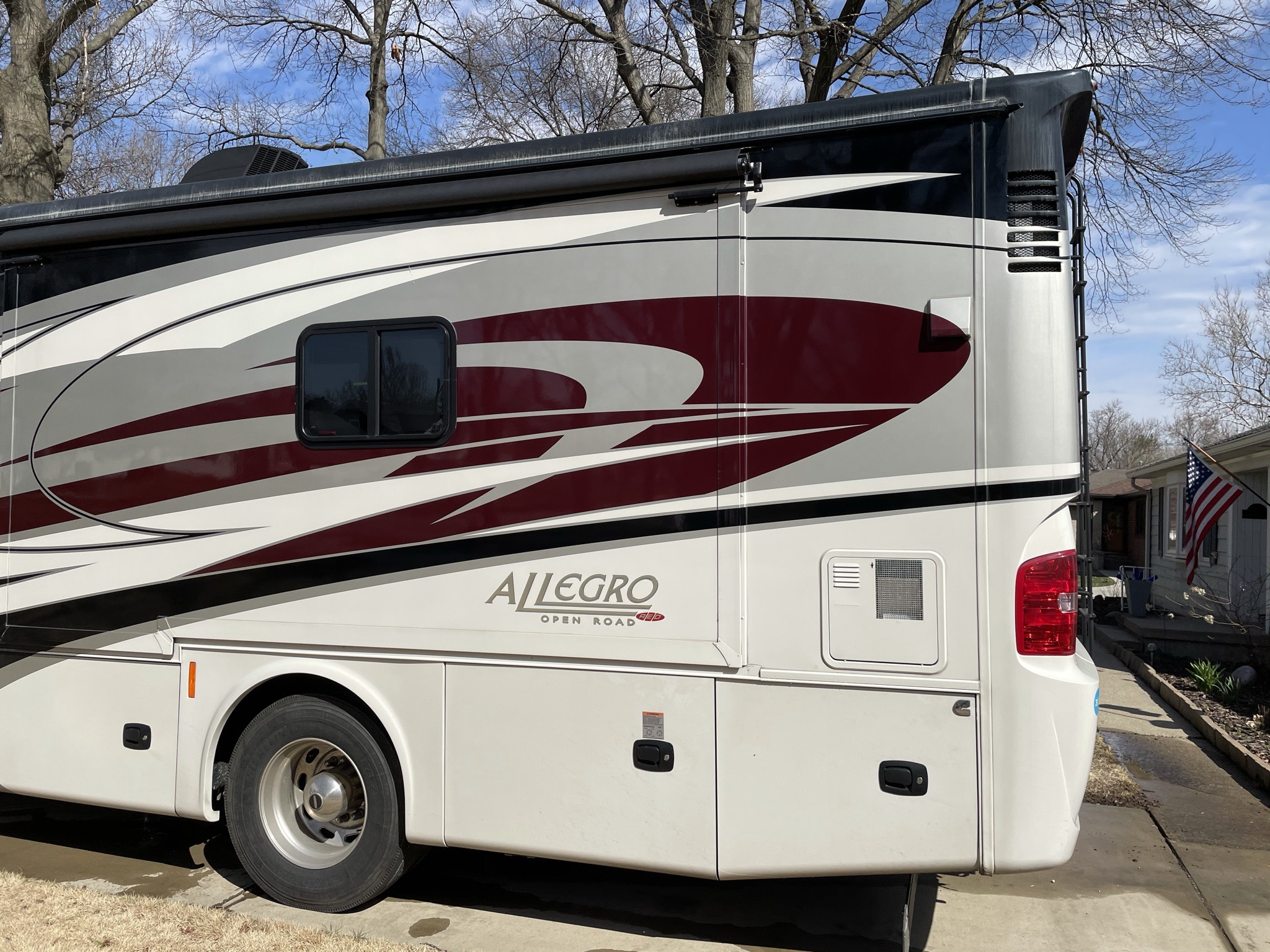 2017 Tiffin Motorhomes ALLEGRO RED 37 PA in springfield IL