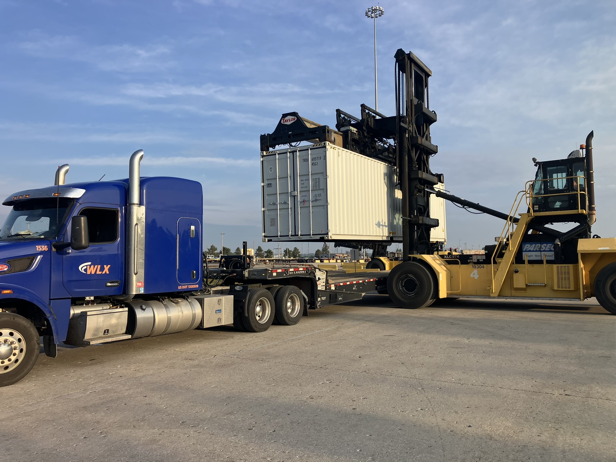 2023 PETERBILT 567 in Kansas City, MO