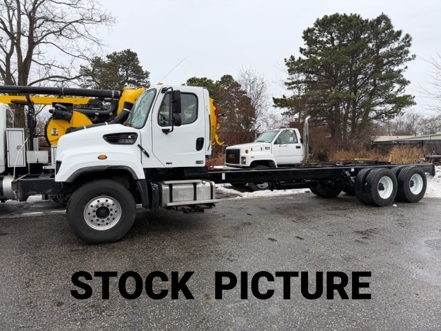 2013 FREIGHTLINER 114 SD in Yaphank, NY