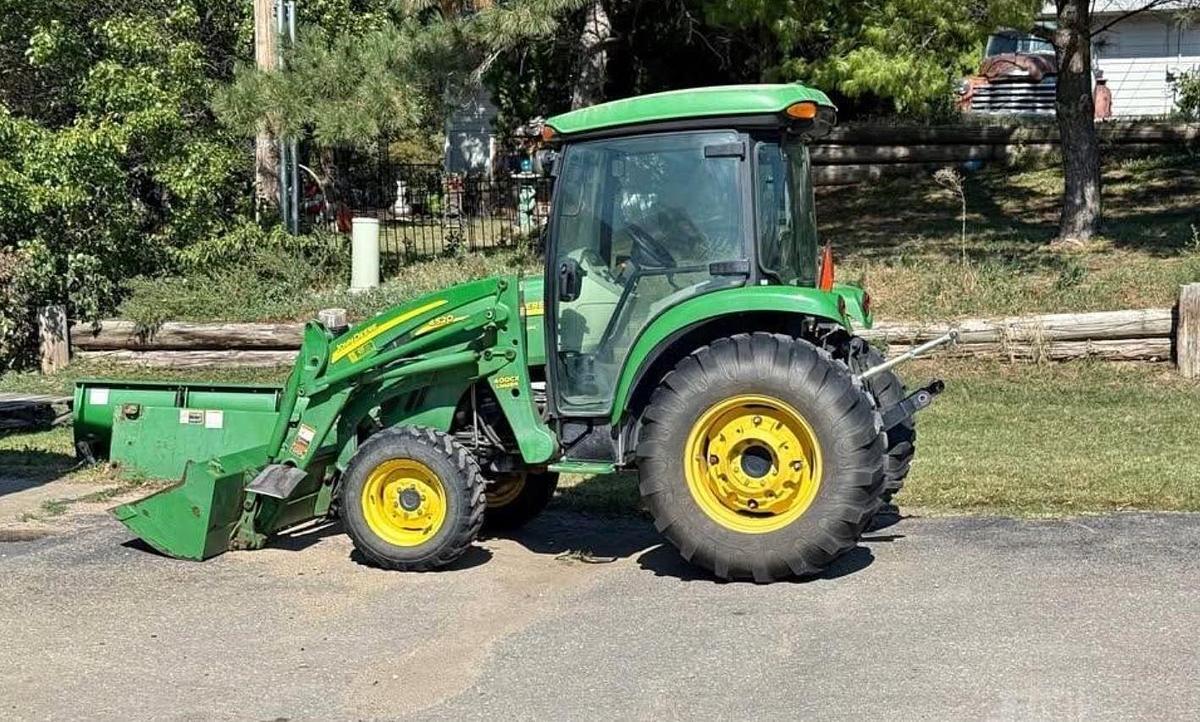 2012 JOHN DEERE 4520 in Concordia, KS