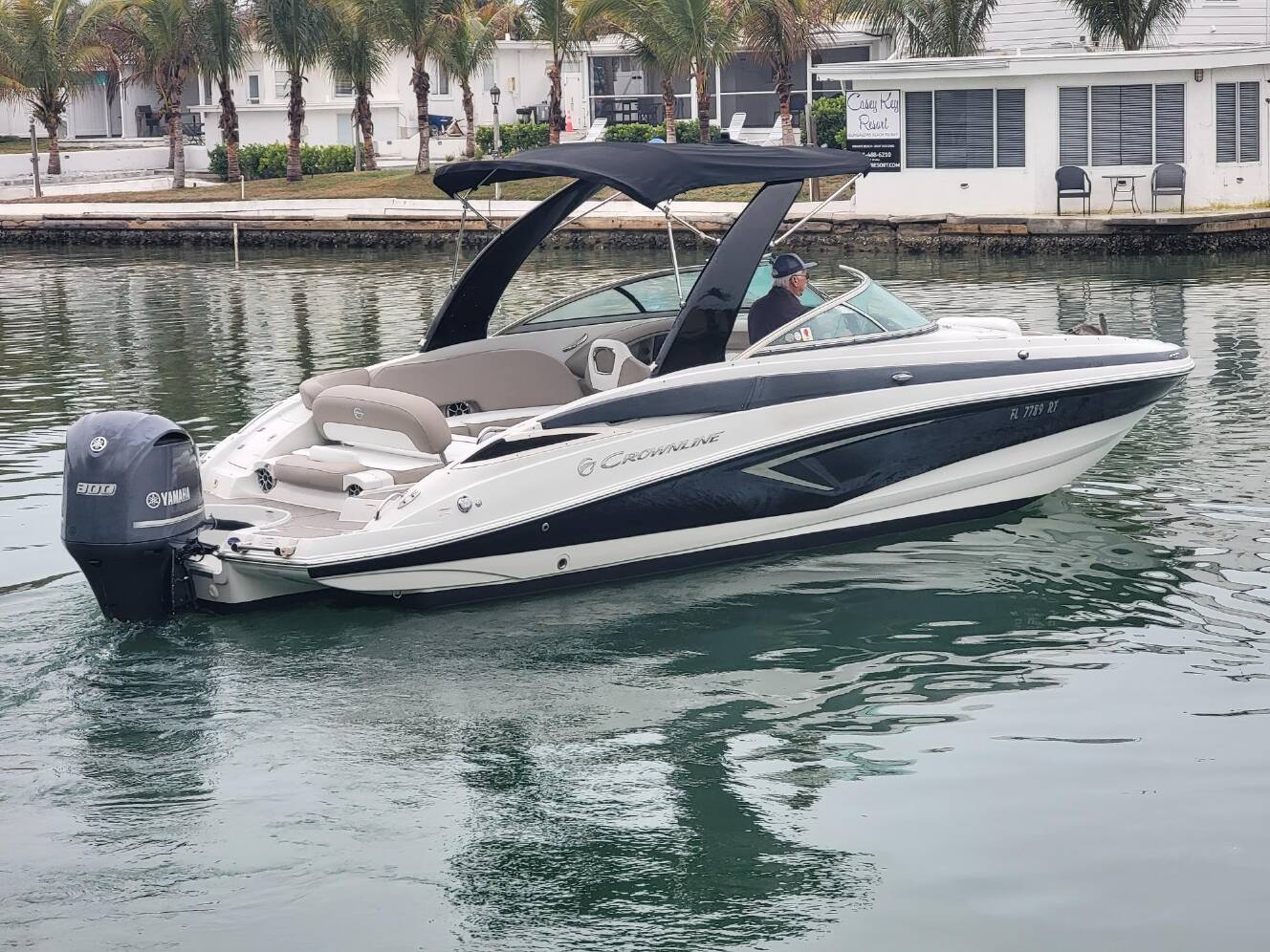 A photo of this 2019 Crownline E275XS