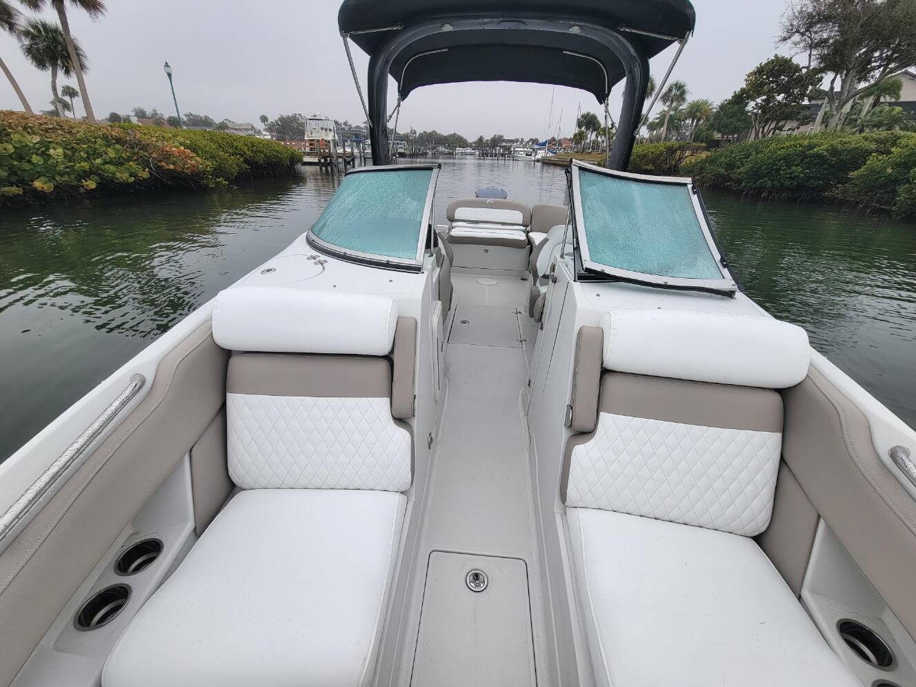 A photo of this 2019 Crownline E275XS