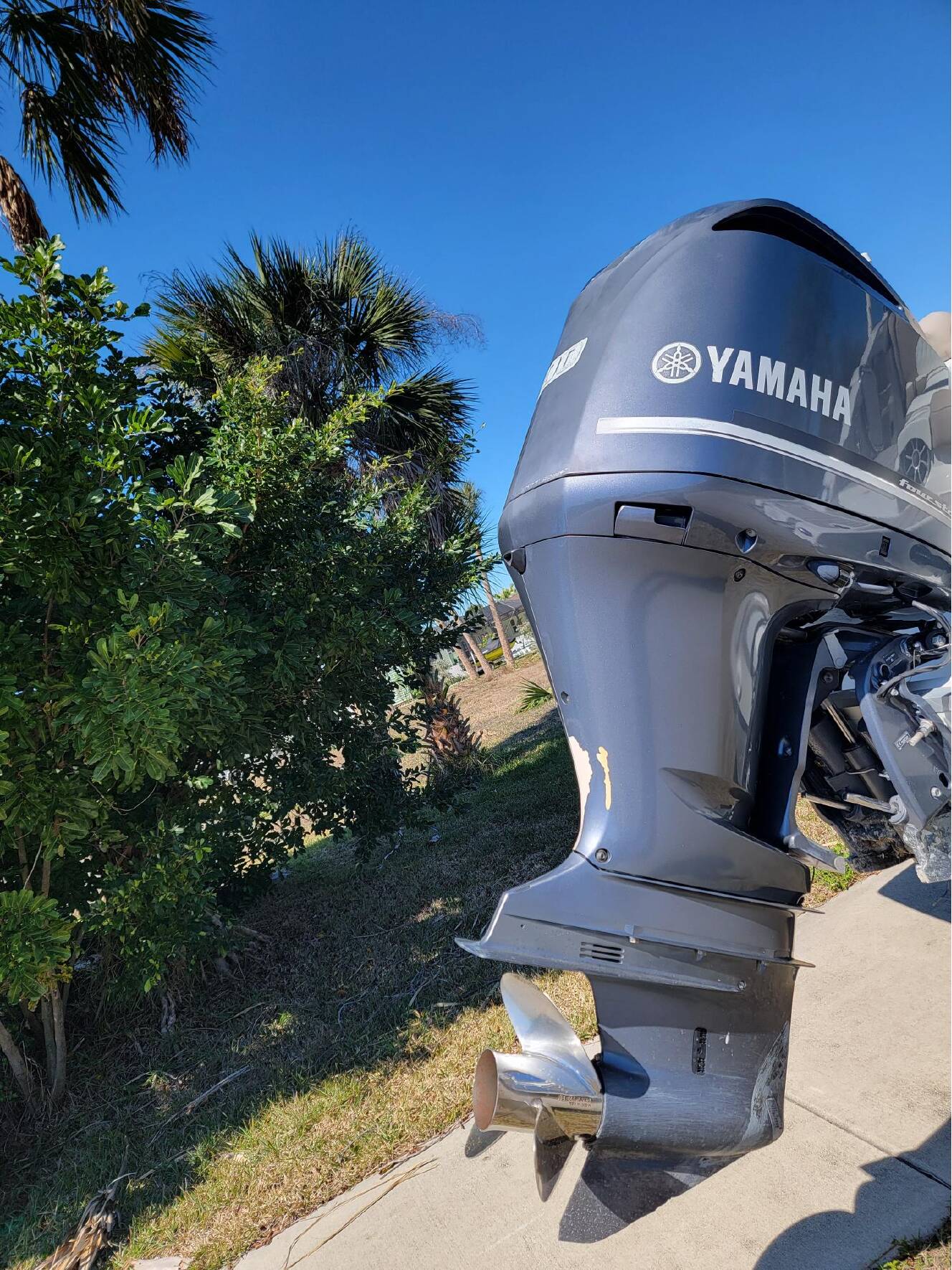 A photo of this 2019 Crownline E275XS