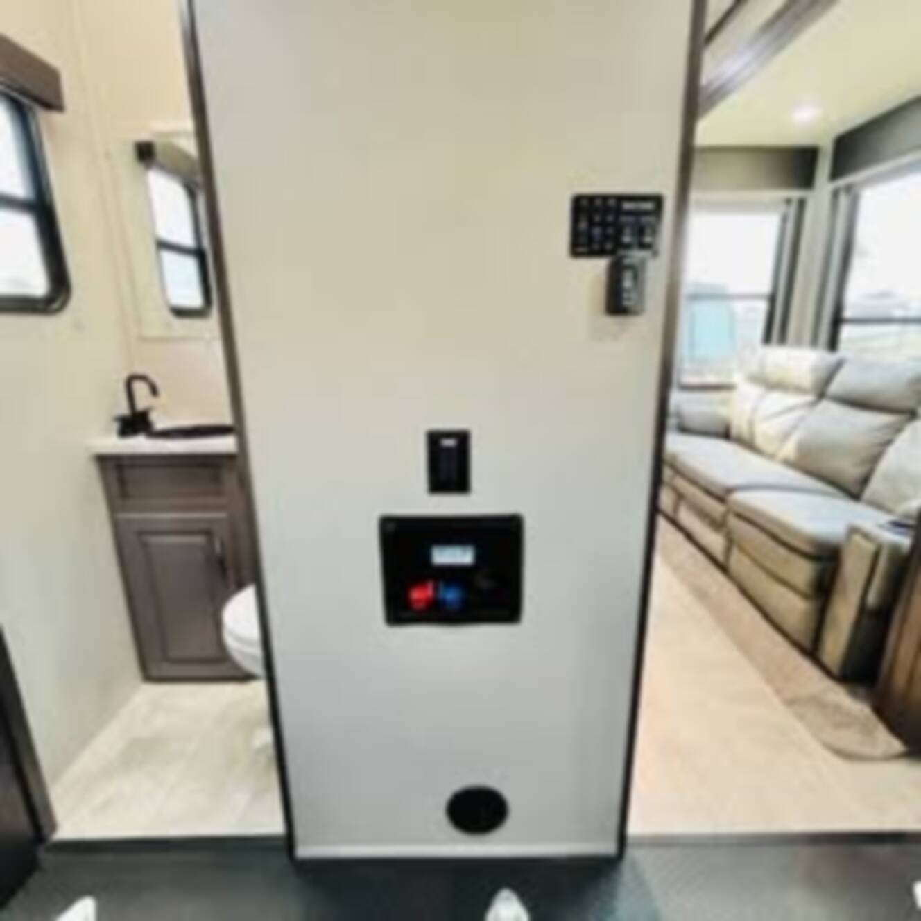 A photo of this 2023 Grand Design MOMENTUM 320G