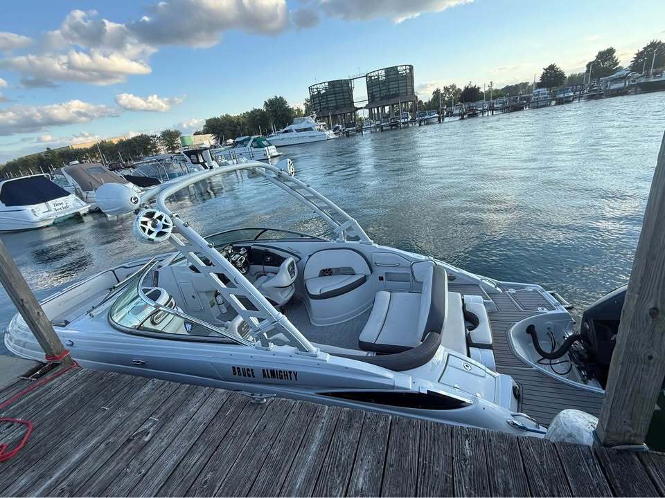 2022 Crownline E255 Xs in north tonawanda NY