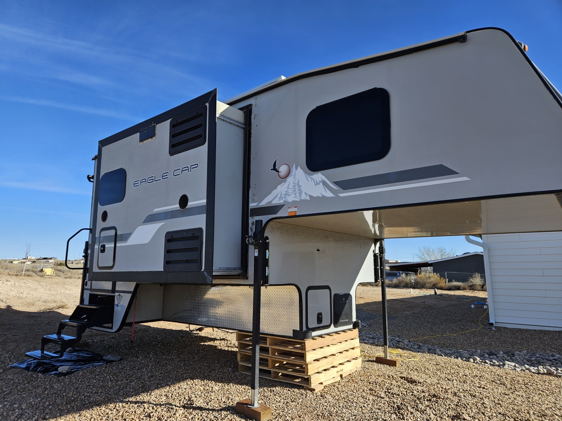 2020 Adventurer Manufacturing EAGLE CAP 1200 in rio rancho NM