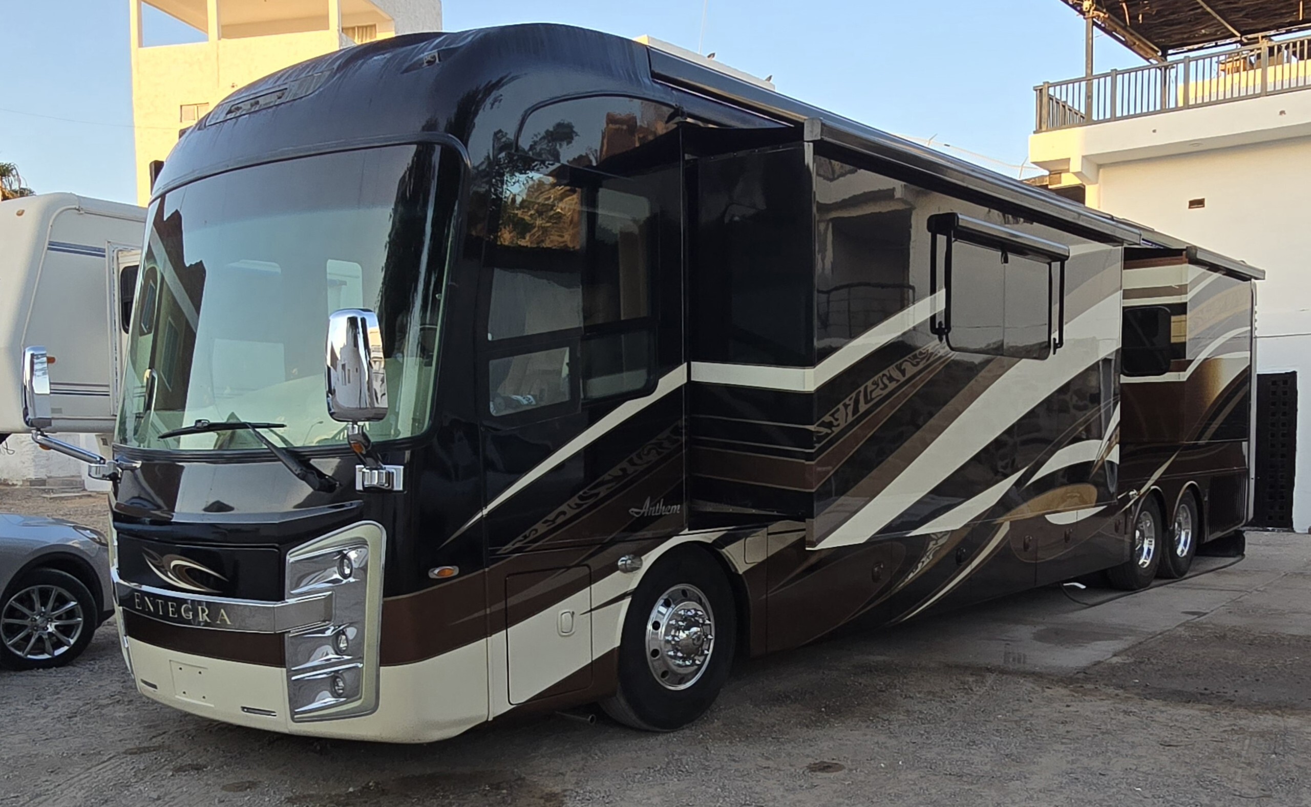 2016 Entegra Coach ANTHEM 44B RV
