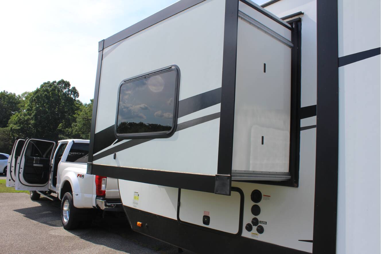 A photo of this 2021 Heartland TORQUE T331