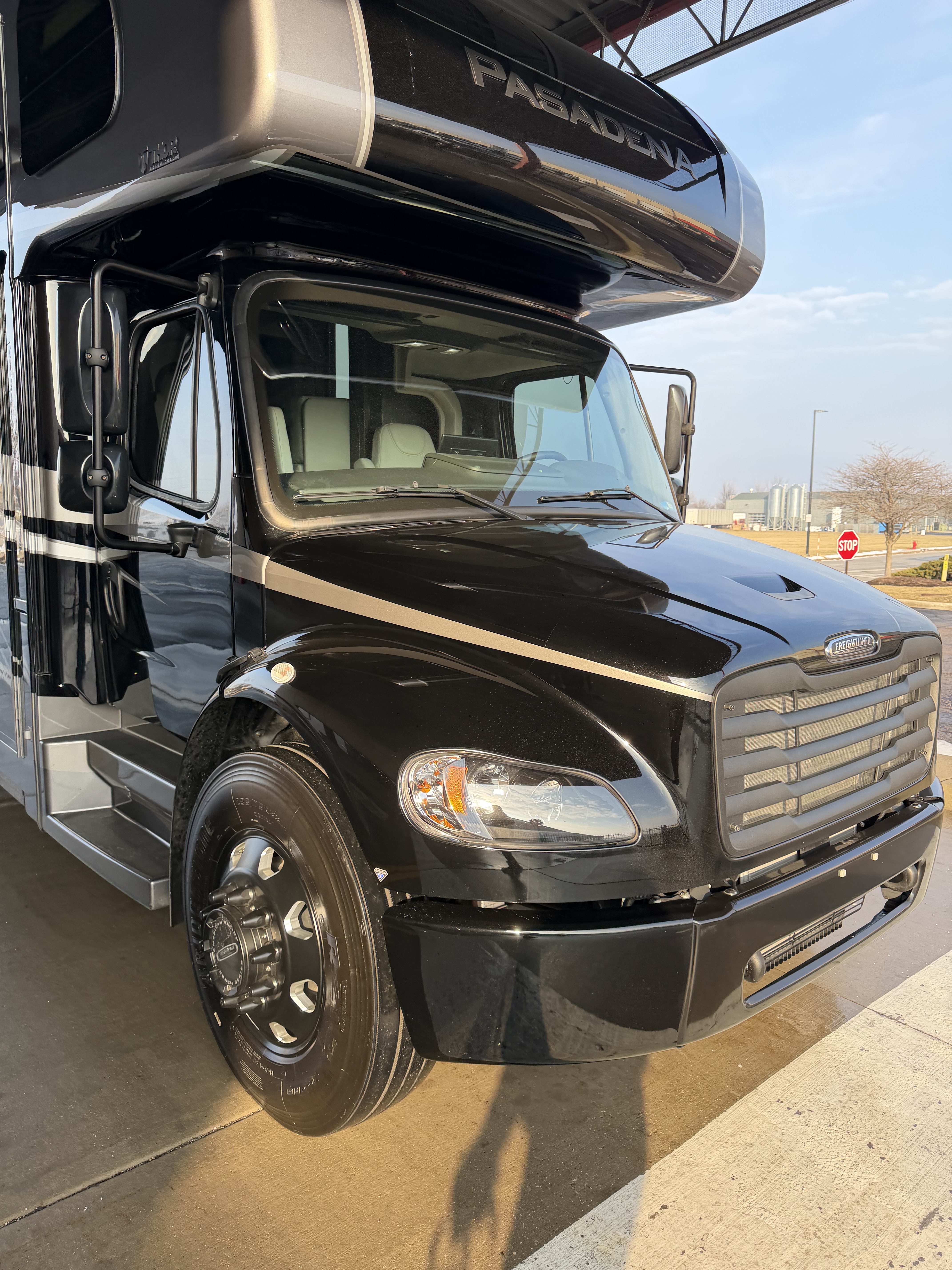 2025 Thor Motor Coach PASADENA 38DA RV