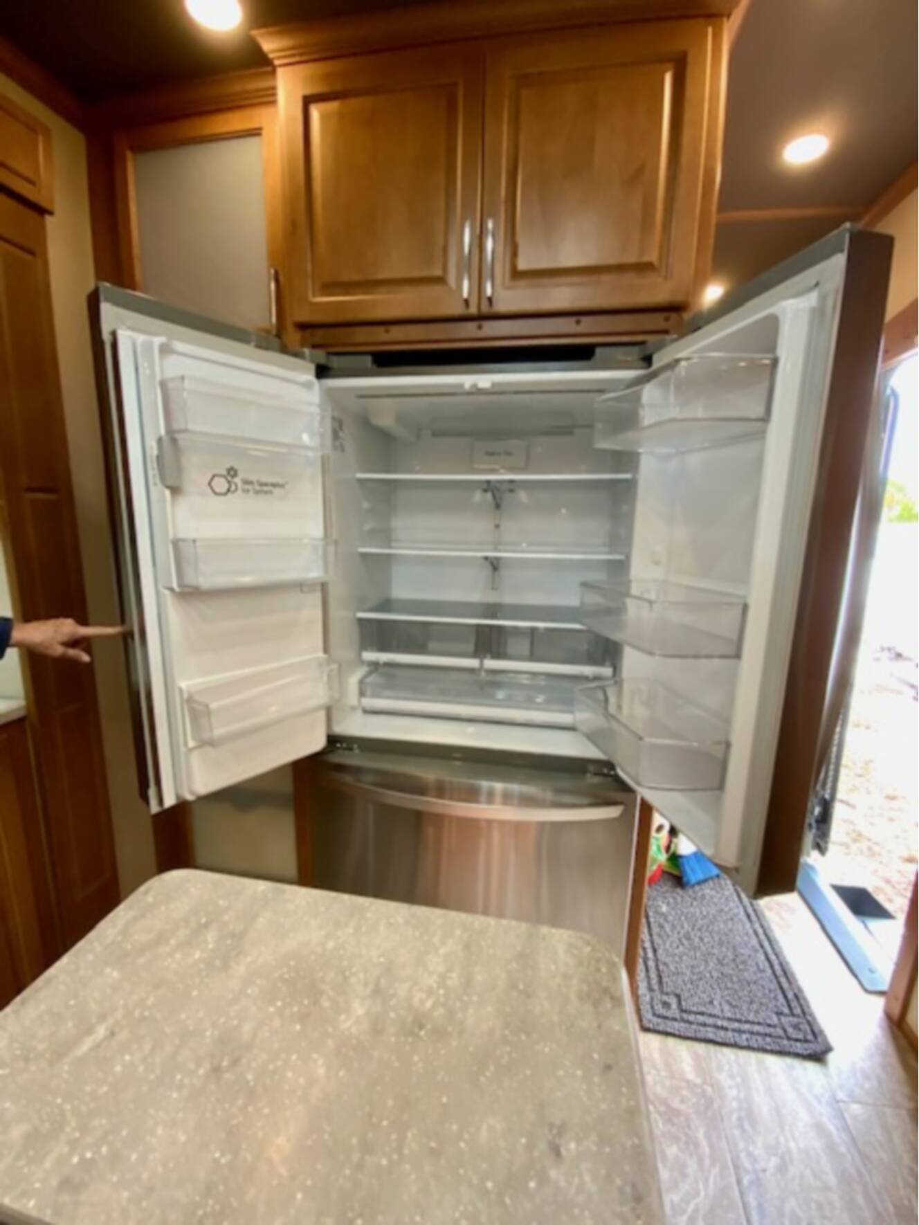 A photo of this 2021 Luxe ELITE 42 RL