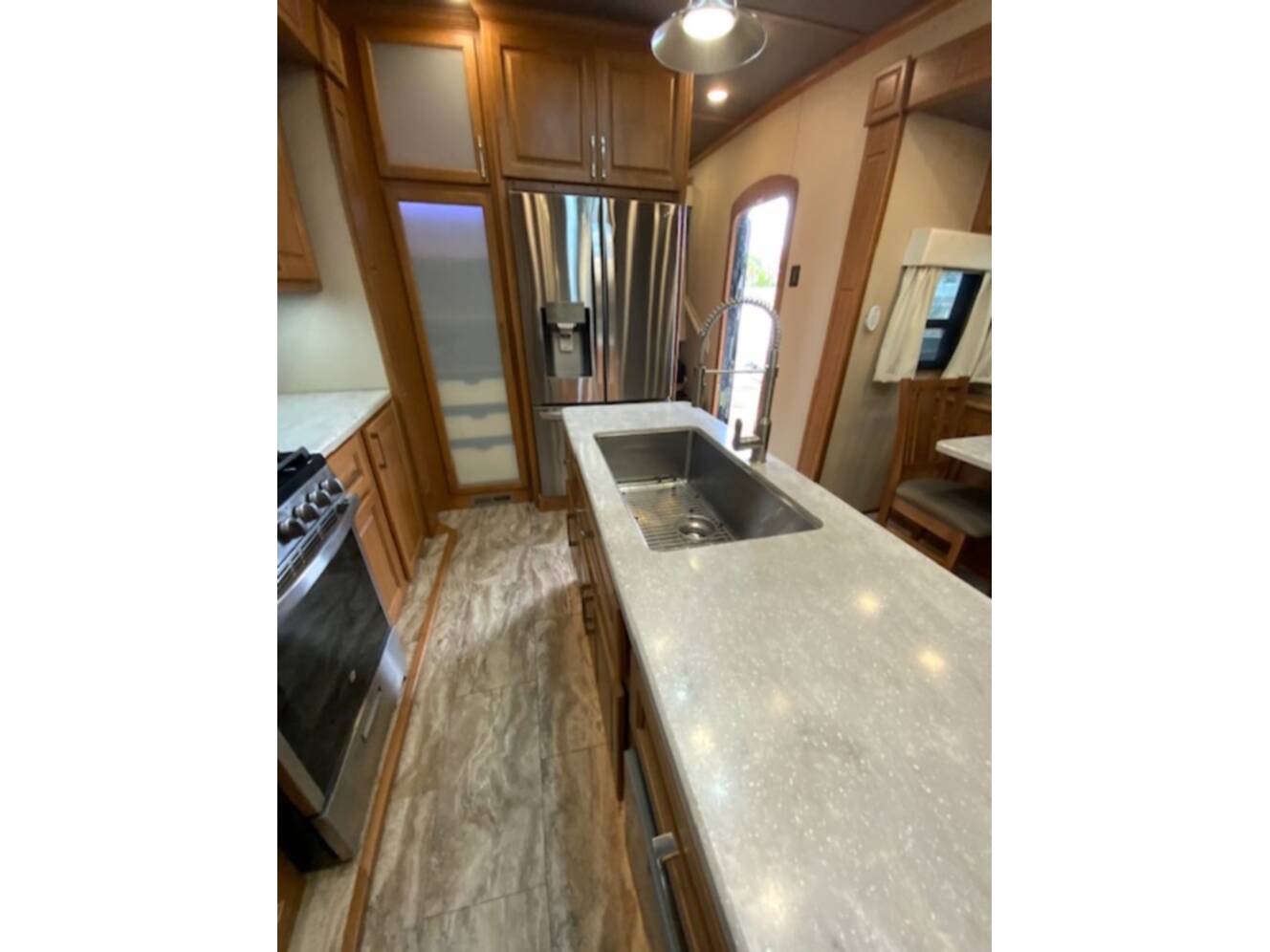 A photo of this 2021 Luxe ELITE 42 RL