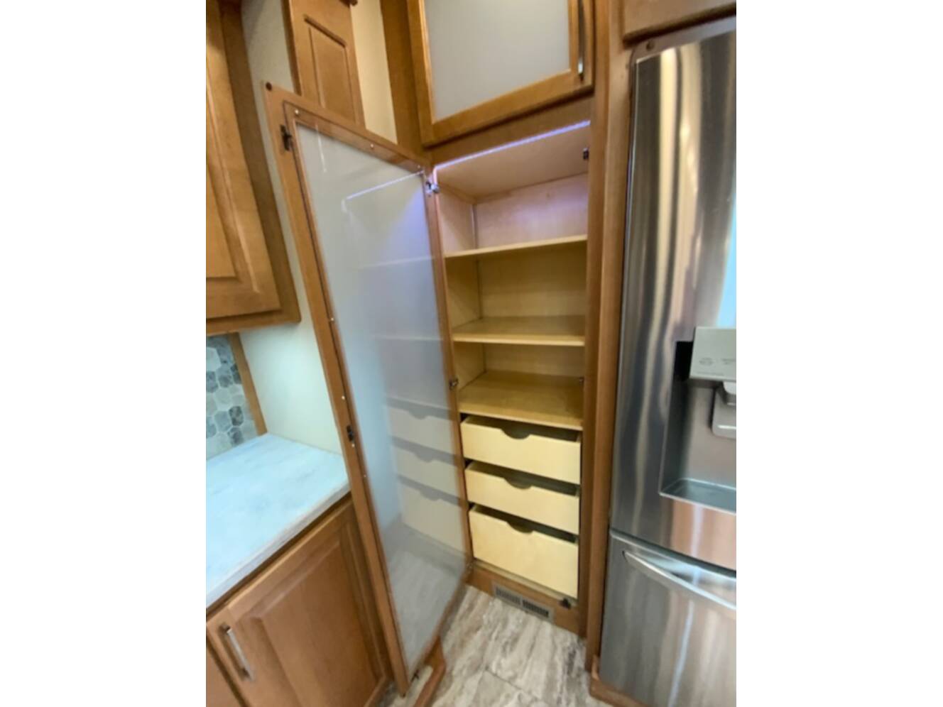 A photo of this 2021 Luxe ELITE 42 RL
