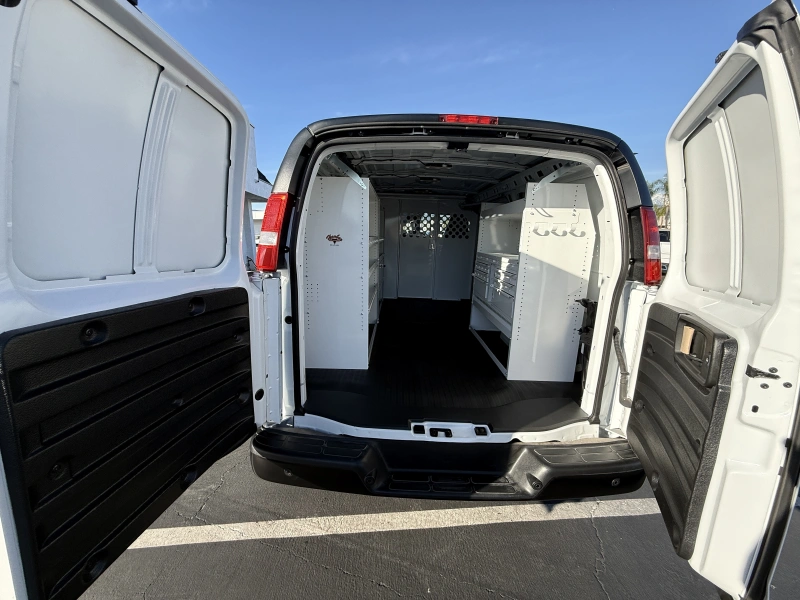 2025 GMC SAVANA 2500 V6 GAS
