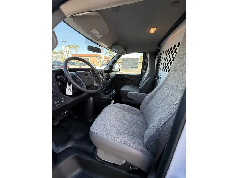 2025 GMC SAVANA 2500 V6 GAS