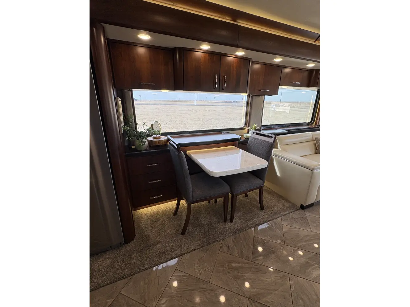 A photo of this 2019 American Coach 45A