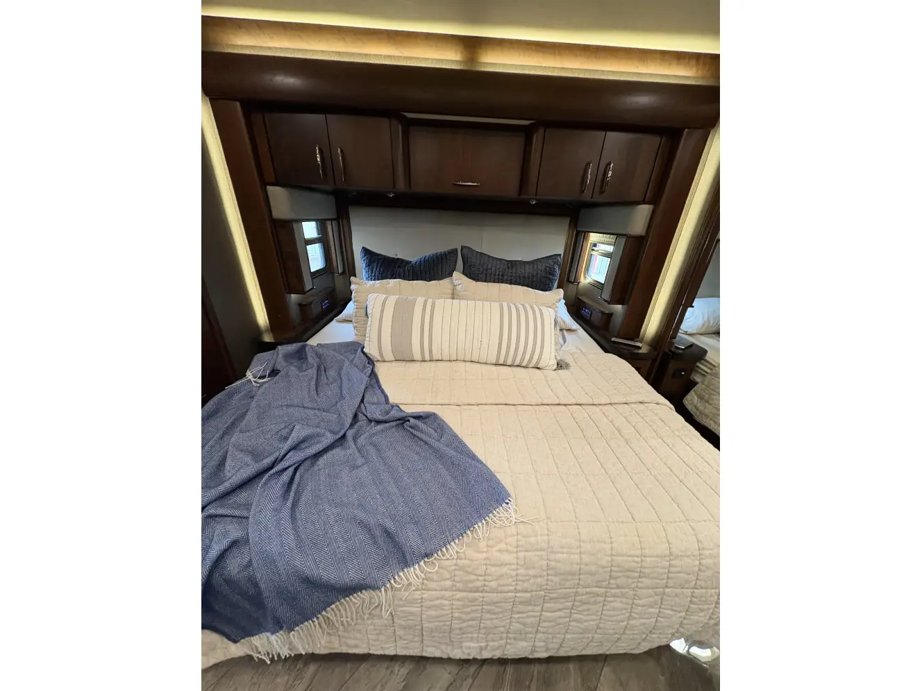 A photo of this 2019 American Coach 45A