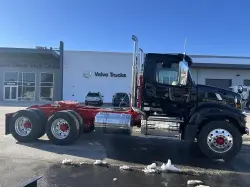 2026 VOLVO VHD64FT300