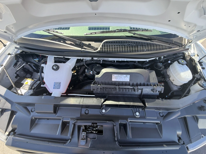2026 GMC SAVANA 2500 V8 GAS