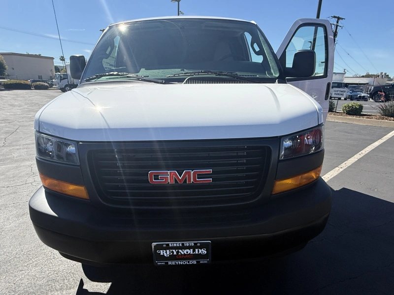 2026 GMC SAVANA 2500 V8 GAS