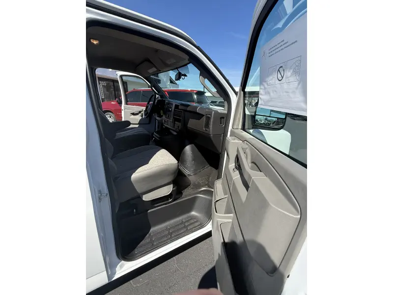 2026 GMC SAVANA 2500 V8 GAS